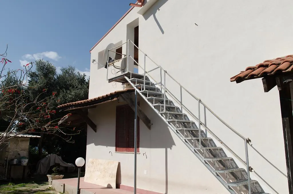 סירקוזה Villa Barone 0*,